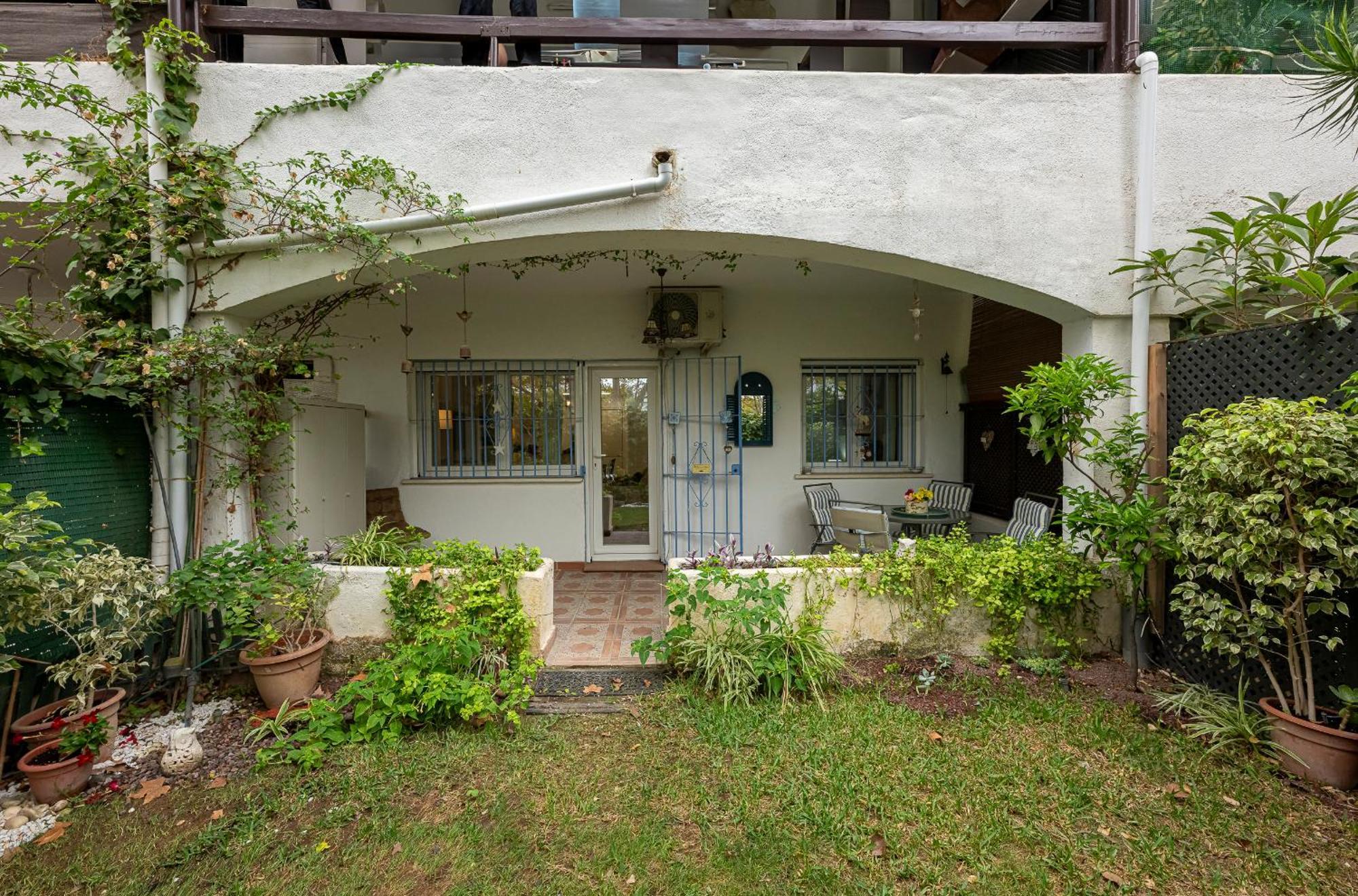 Fancy 2br In Golden Mile Close To The *